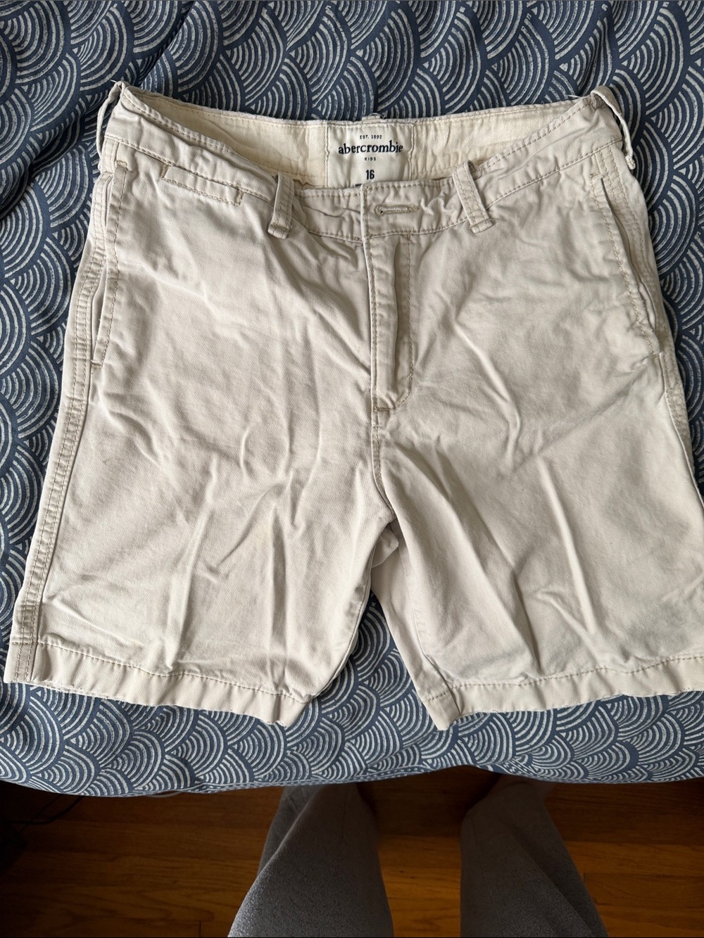 Abercrombie Kids Light Cream Chino Shorts size 16
